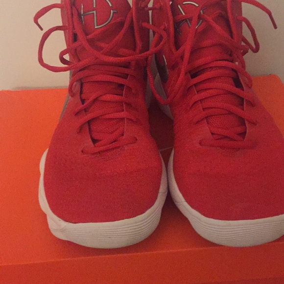 Nike red 2017 hyperdunk - Picture 2 of 4